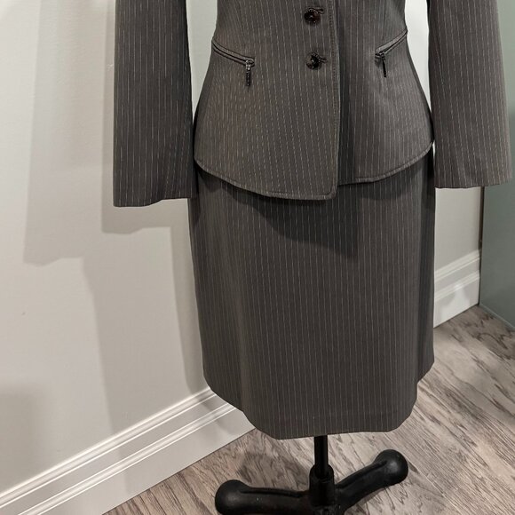 Tahari Women's two piece suit. Gray with pinstripes. - Picture 2 of 2